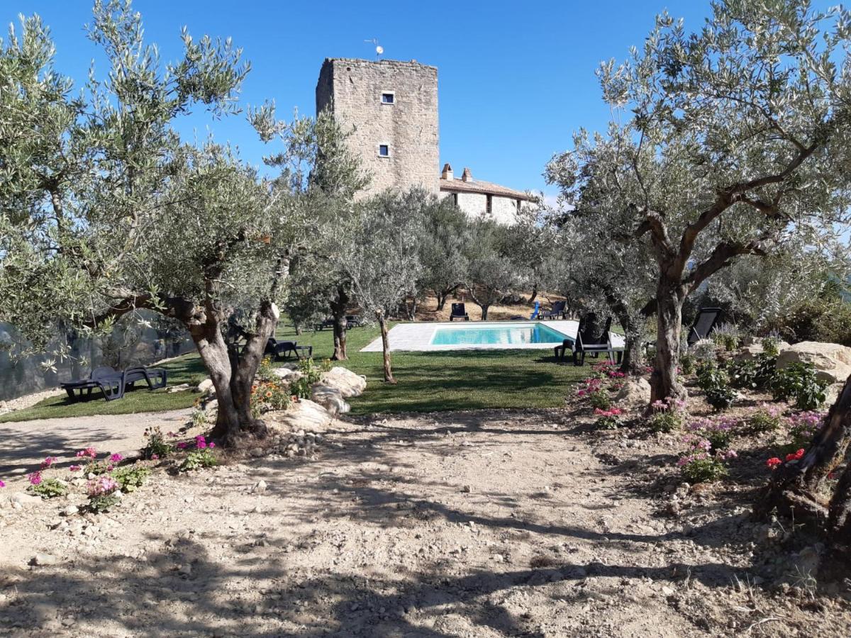 Castello Di Cisterna Aparthotel Gaglietole Exterior photo