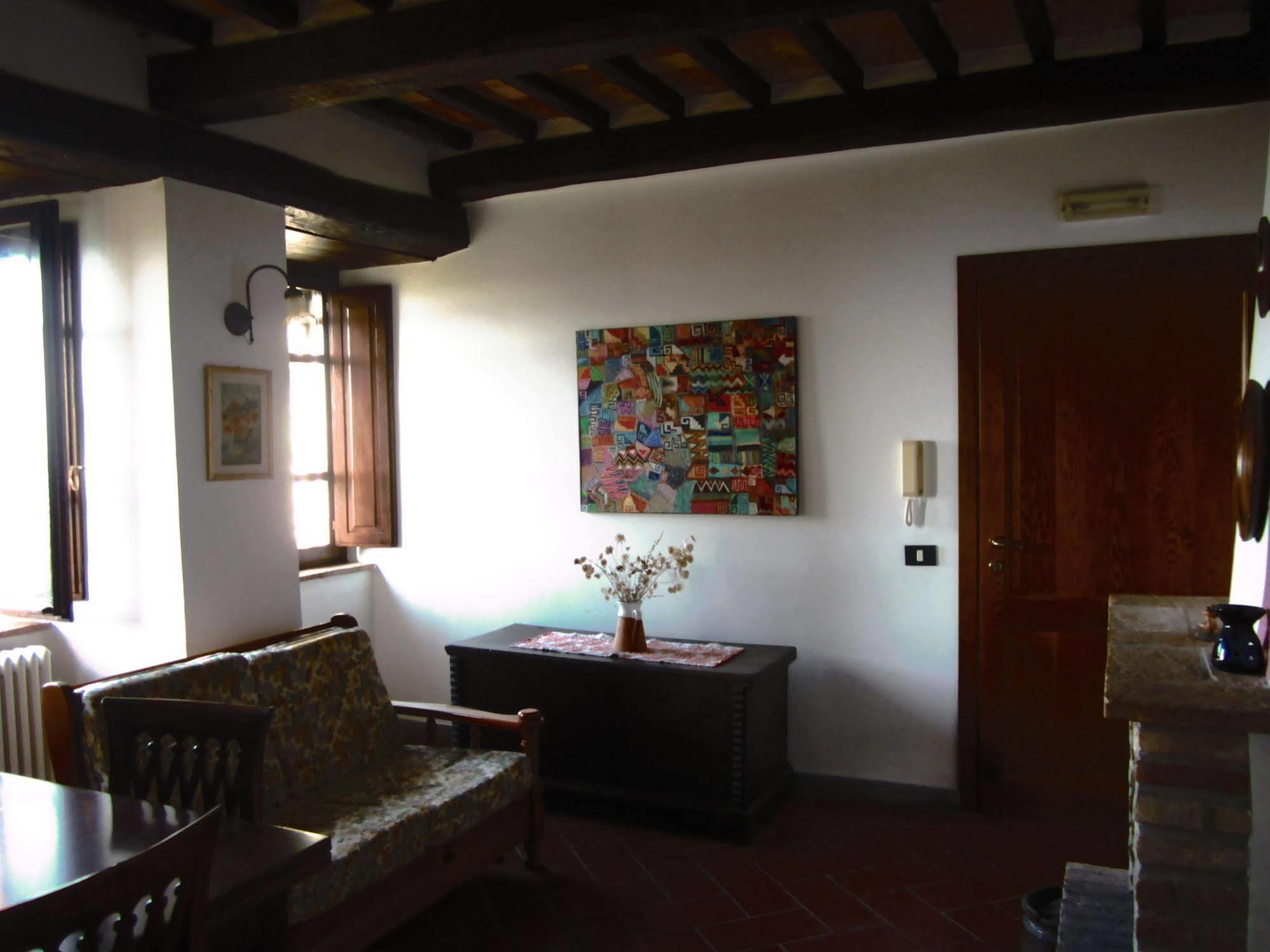 Castello Di Cisterna Aparthotel Gaglietole Exterior photo