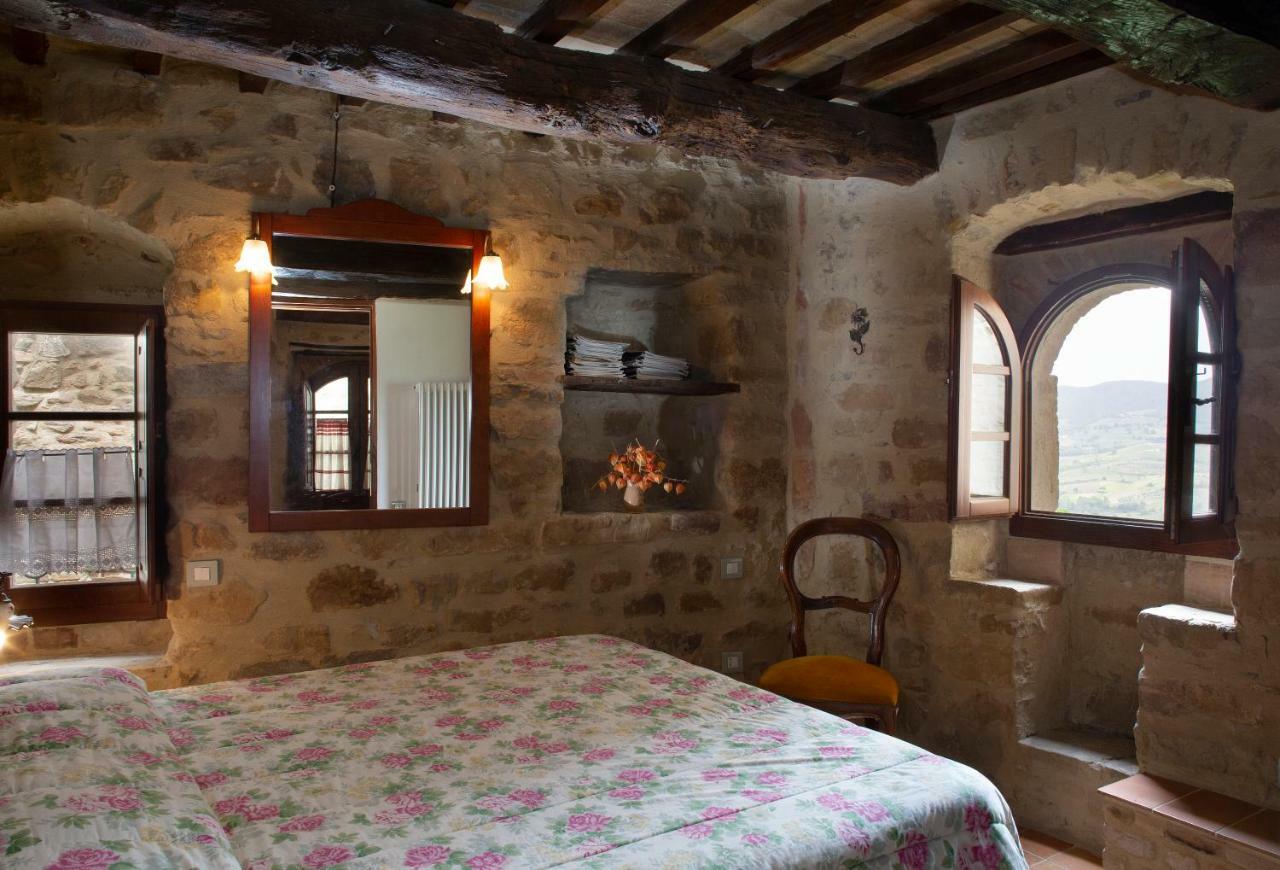 Castello Di Cisterna Aparthotel Gaglietole Exterior photo
