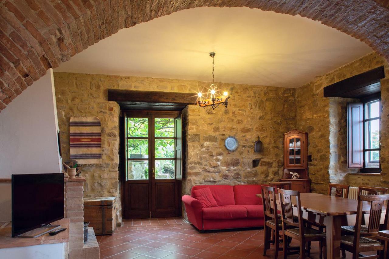Castello Di Cisterna Aparthotel Gaglietole Exterior photo