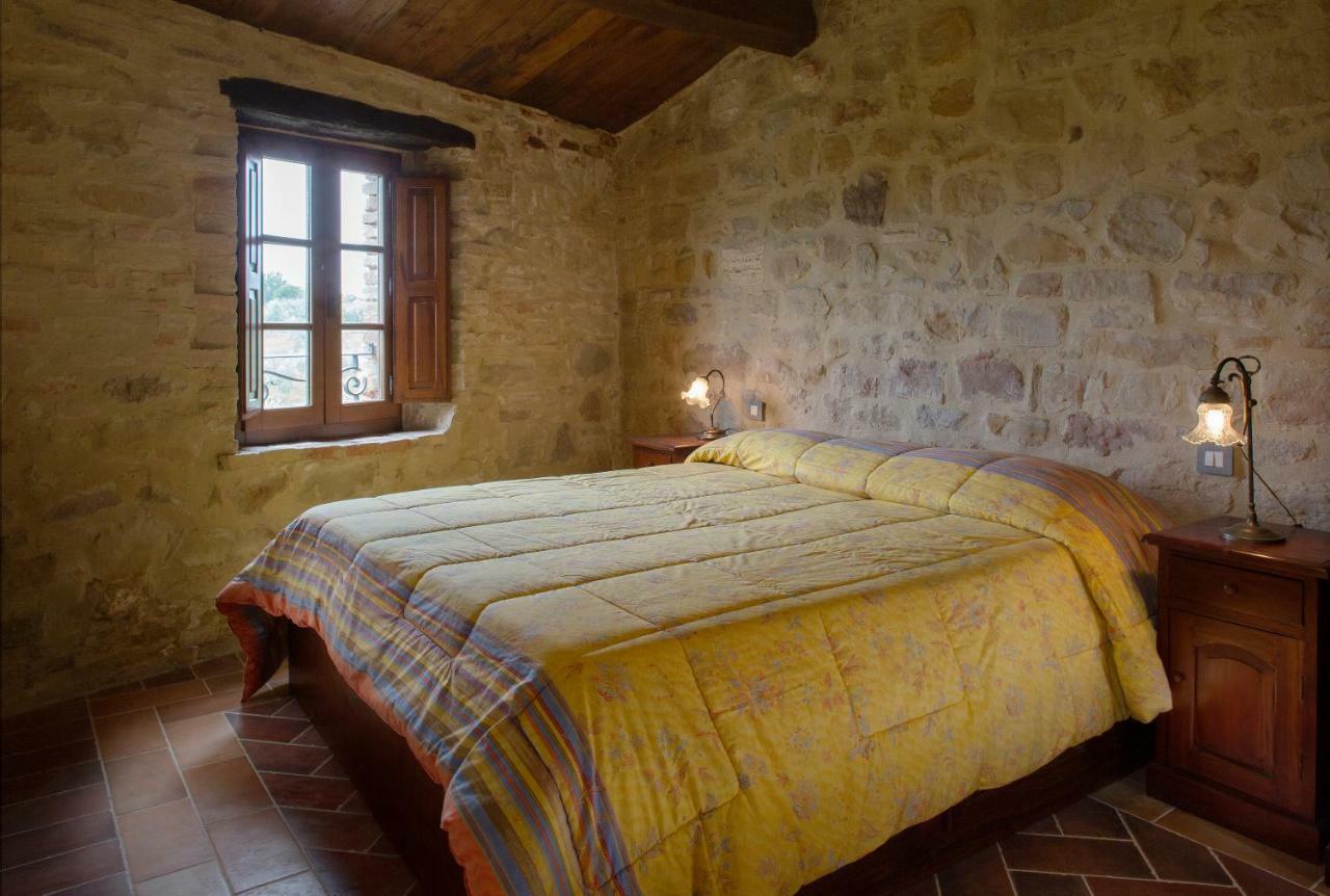 Castello Di Cisterna Aparthotel Gaglietole Exterior photo
